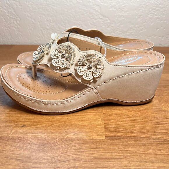 Atalina Women's Ivory Sandals - Picture 5 of 6